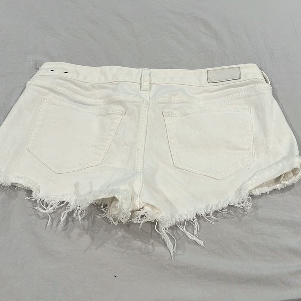 Shorts - Picture 2 of 4